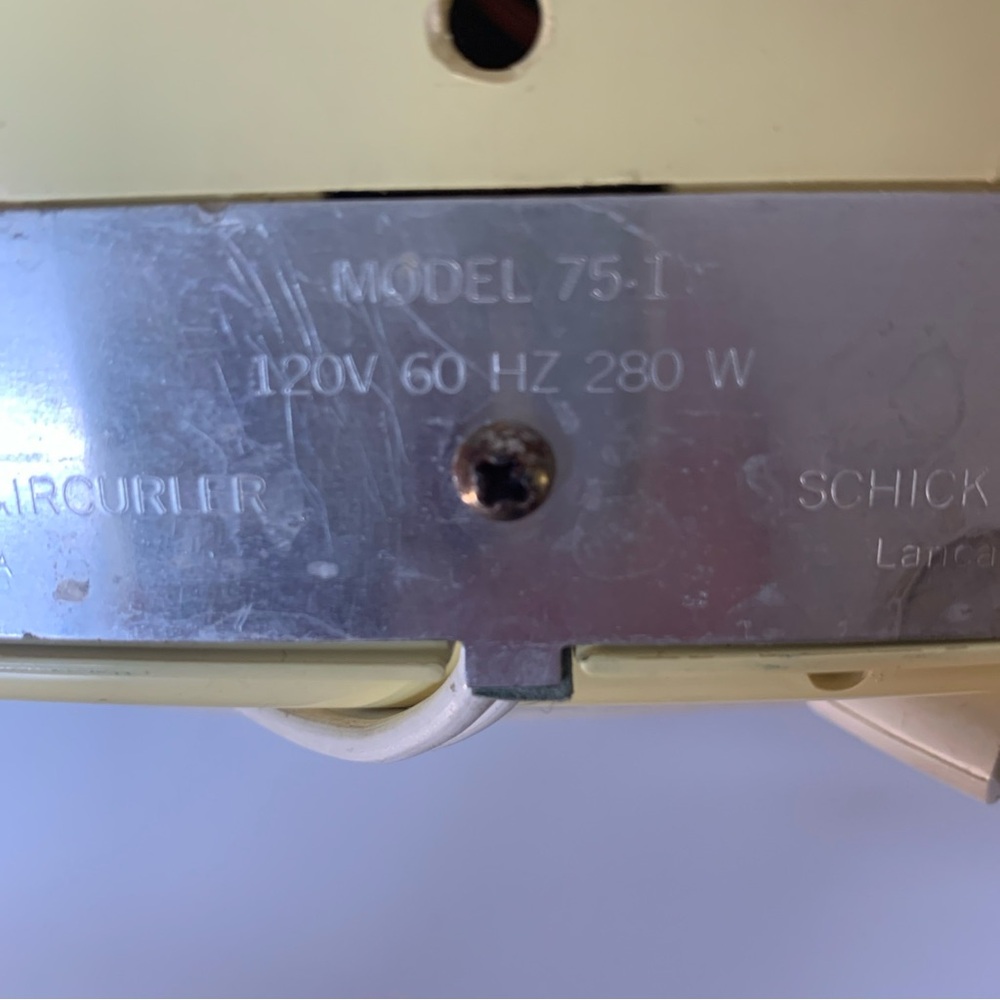 Vintage Lady Schick hot
Rollers. - Picture 10 of 10